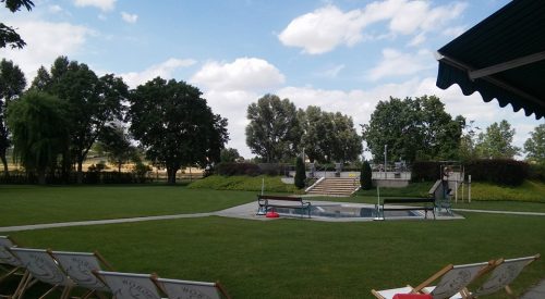 Freibad Neusiedl an der Zaya min